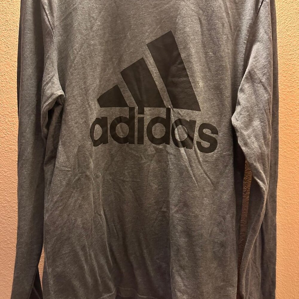 Adidas Mens Small Gray Pullover Lightweight Athletic Tee Shirt